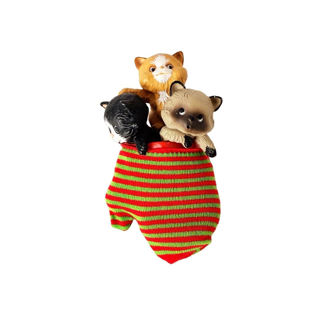 Vintage Hallmark Ornament 3 Kittens in Mitten Christmas 1984 Nursery Rhyme